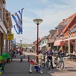 Vakantiewoning In Centrum Zoutelande, Bij Het Strand